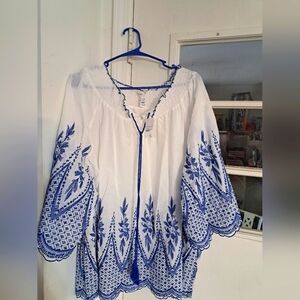 CATO  Top Womans White W/ BLUE Embroidery  Size Plus 22/24W  NEW